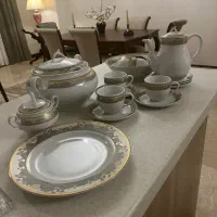 سرویس چینی ۵۱ پارچه تقدیس در حد نو