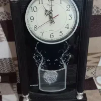 با سلام دو عدد ساعته دیواری