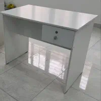 میز تحریر mdf در حد نو