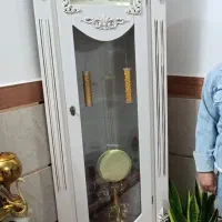 ساعت ایستاده شیک و تمیز