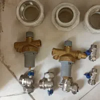 تعدادی اتصالات لوله سبز وپنج لایه
