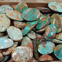 فروش سنگ پیروزه ی نیشابور با هر کیفیتی و بودجه ای