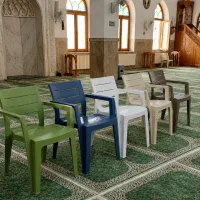 میز و صندلی پلاستیکی مراسم هیئت مسجد اردلان ۷۴۲