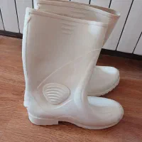 چکمه پلاستیکی
