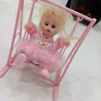 دخترک تاب سوار