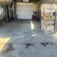 ۲۷ متر مغازه بورس رینگ و لاستیک چراغ برق