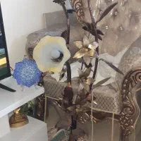 آباژور کنار مبل و سالن