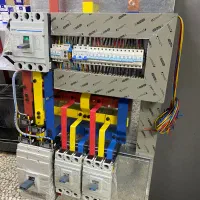 برق صنعتی سازنده انواع تابلو
