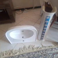 روشویی و پایه آن