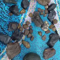 سنگ شهاب سنگ مشکوک