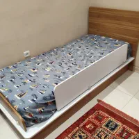 تخت نوجوان