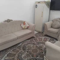 مبل هشت نفره به همراه دو عدد میز پذیرایی و عسلی