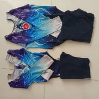 دو دست لباس ژیمناستیک