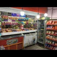 دکه تنقلات وسیگار و مطبوعات