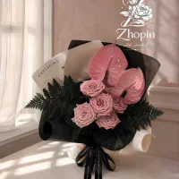 وقتی نمی‌دونی چی هدیه بدی، گل بهترین انتخابه