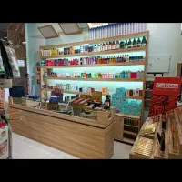 کلیه اجناس و دکور مغازه ارایشی بهداشتی برای فروش