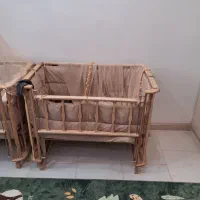 تخت کنار مادر گهواره ای