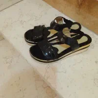 صندل مشکی سایز. ۴۱ قیمت۲۰۰ هزارتومان