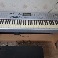 پیانو موکو p500 خود اموز با صفحه خطوط حامل