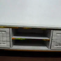 زیر تلویزیون صحیح سالم