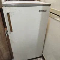 یخچال کوچک اندازه یک متربوش