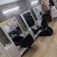دکور و صندلی سالن زیبایی