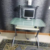 میز کامپیوتر .شیشه ای