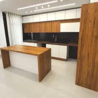 آشپزخانه-بزرگ-وکابینت-خورکامل-بامتریال-خوب