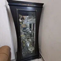 بوفه بدون وسایل داخل آن