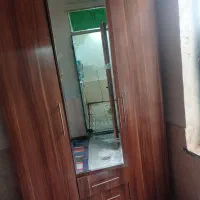 یک جفت کمد اینه دار بخونید