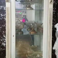 بوفه وساعت ایستاده