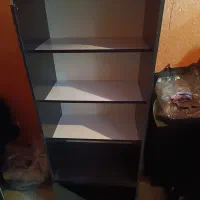 تعدادی قفسه MDF و صفحه MDF چندلایه