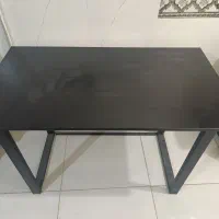 میز تحریر و کامپیوتر