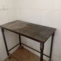میز کار آهنی چرخدار
