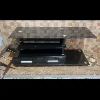 میز شیشه ای کشو دار سالم بدون ش دوتا کشو کاملا سال