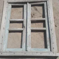 پنجره چوبی قدیمی