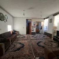 فروش منزل طبقه دوم عبور مجزا مرکز شهر میدان مادر