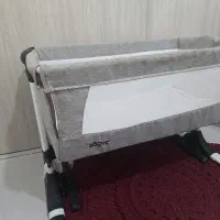 تخت نوزاد کنار مادر گهواره شو برند zooye