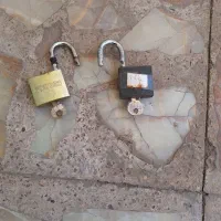 قفل آویز سالم وتمیز