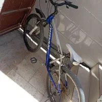 دوچرخه سواری تمیز درحد نو