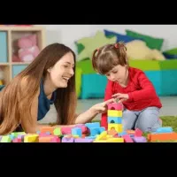 مادر یار جهت امور منزل ونگهداری کودک شبانه روزی