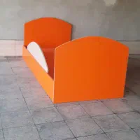 تخت نوجوان