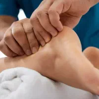 ماساژور حرفه ای به صورت هوم ویزیت و سالن