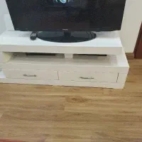 میز زیر تلویزون