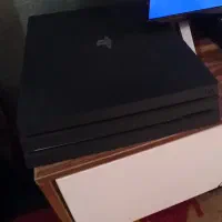 ps4 pro 1 T  با سه دسته اصلی