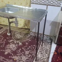 یک عدد ظرفشویی داریم بفروش می رسد