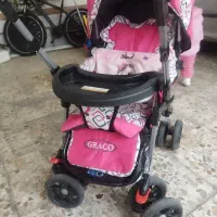 یک عدد کالسکه بچه