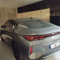 یک دستگاه خودرو شخصی kmcj7