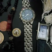 تعدای وسایل شخصی یکجا بفروش می‌رسند