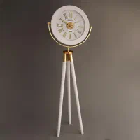 ساعت سه پایه (تلسکوپی)